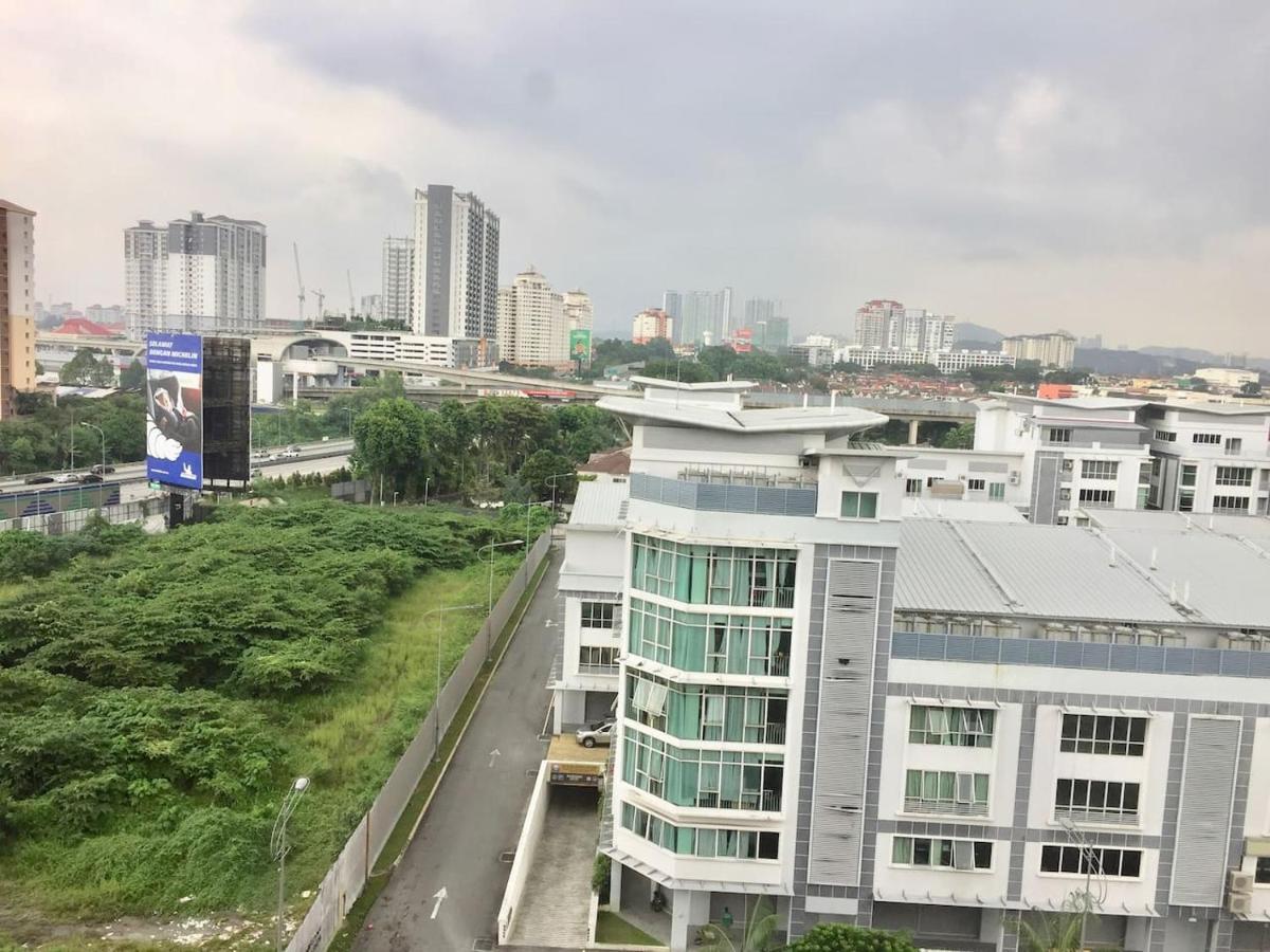 Cozy Kelana Jaya Semi-D Apt Near Mall, College & Hospital Petaling Jaya Dış mekan fotoğraf